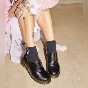 Dr. Martens Oxfords 1461